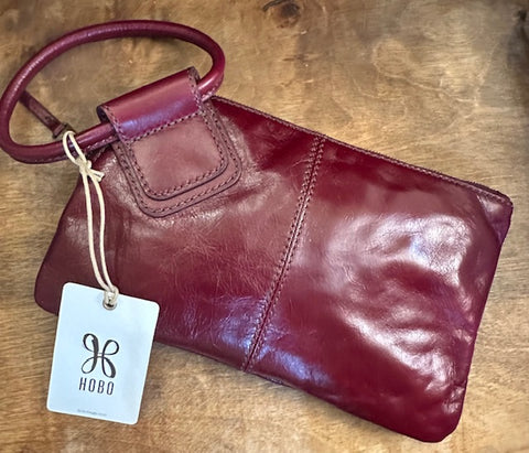 Sable Wristlet ( Winterberry )