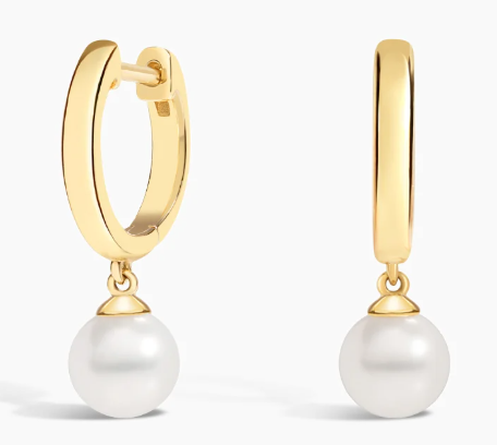 EHUGG05HCLPE8 Huggie Gold 0.5" Hoop- Classic Pearl 8mm Charm